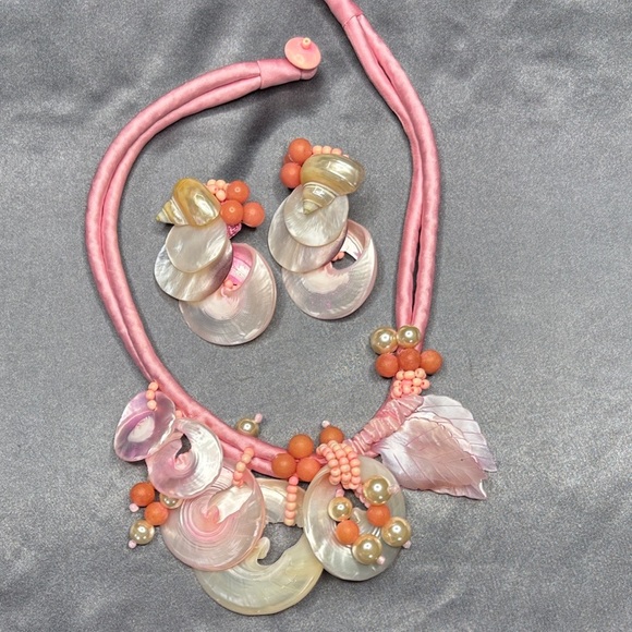Chic Pink and Orange Shell Necklace Set - Picture 1 of 3